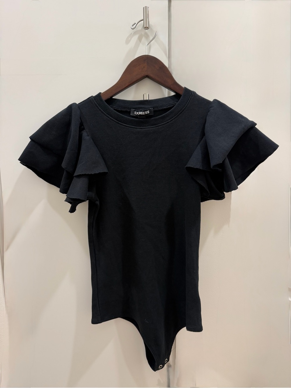 Express Black Ribbed Ruffle Sleeve Bodysuit SZ XS